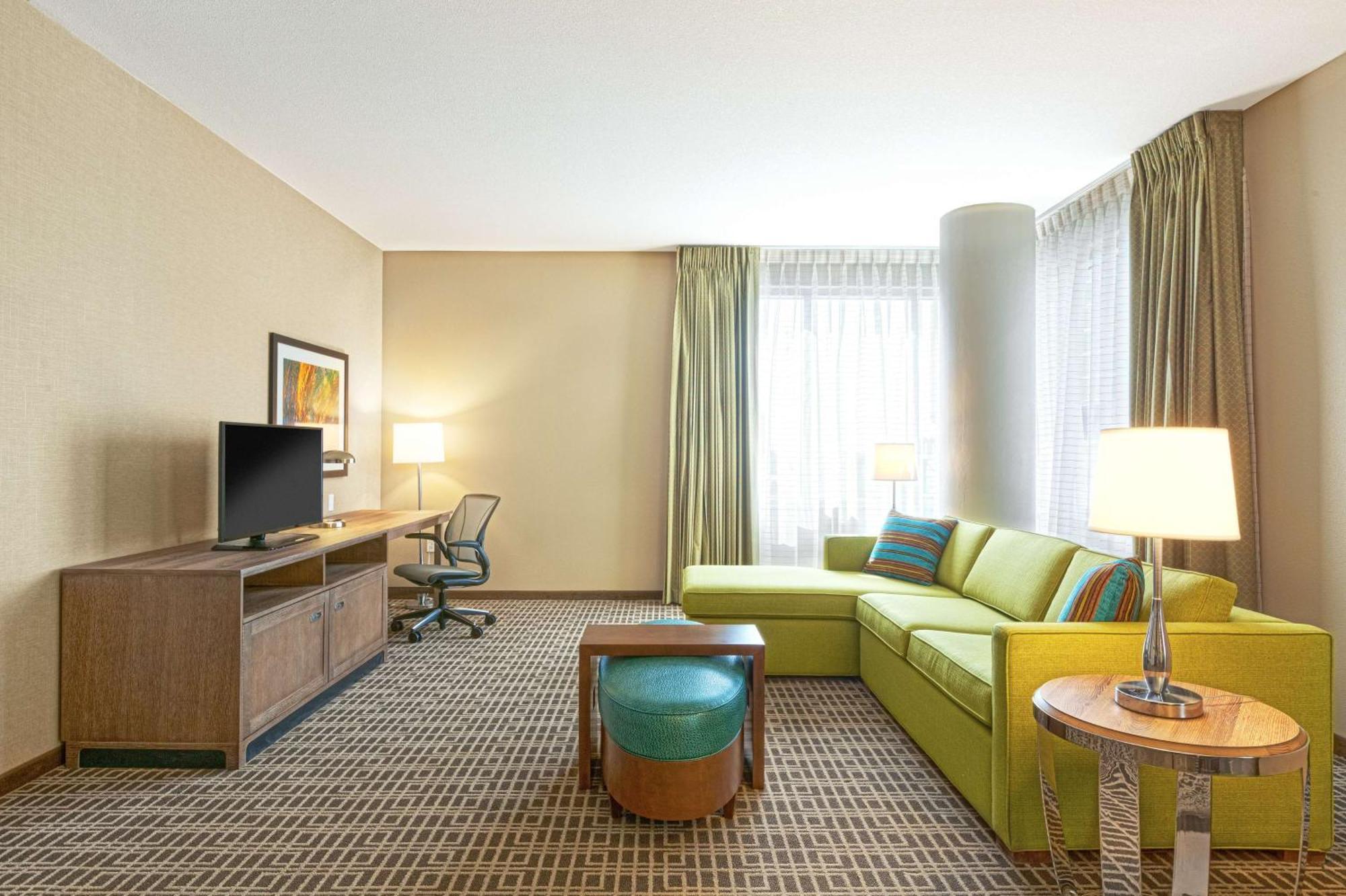 Hotel Homewood By Hilton Downtown Houston